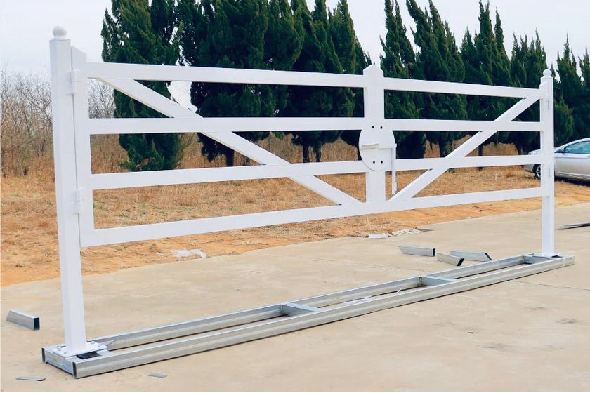 20 ft White Farm Driveway Gate