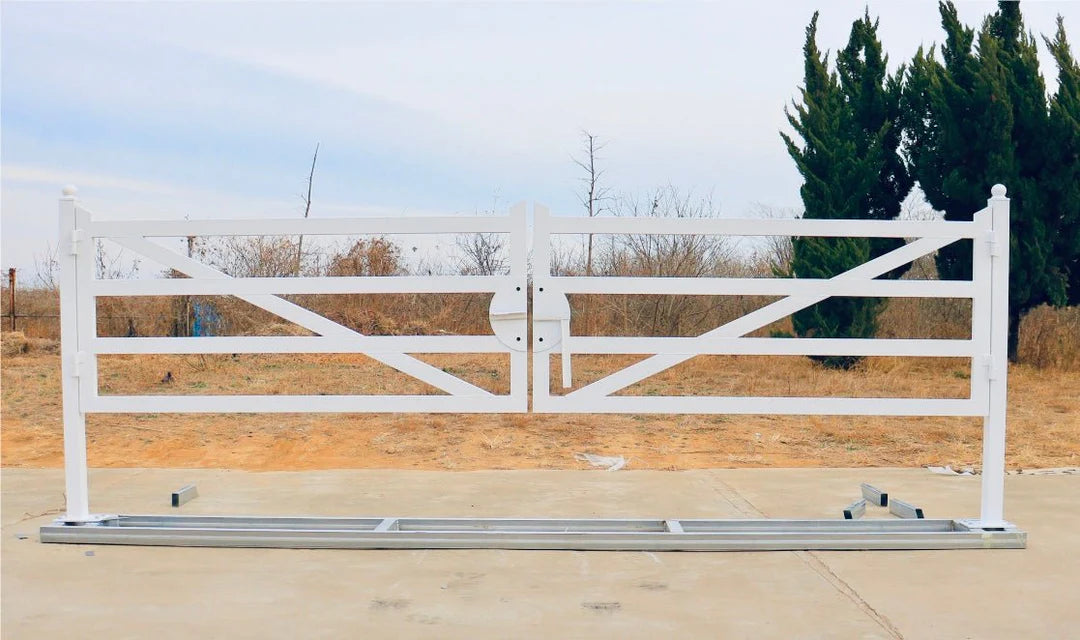 20 ft White Farm Driveway Gate
